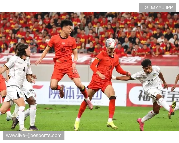 中国足球明星球员精彩瞬间集锦 展现风采与魅力