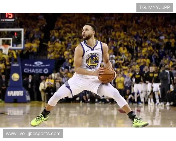 足球场上无人敢惹的球星：实力与气场的完美结合