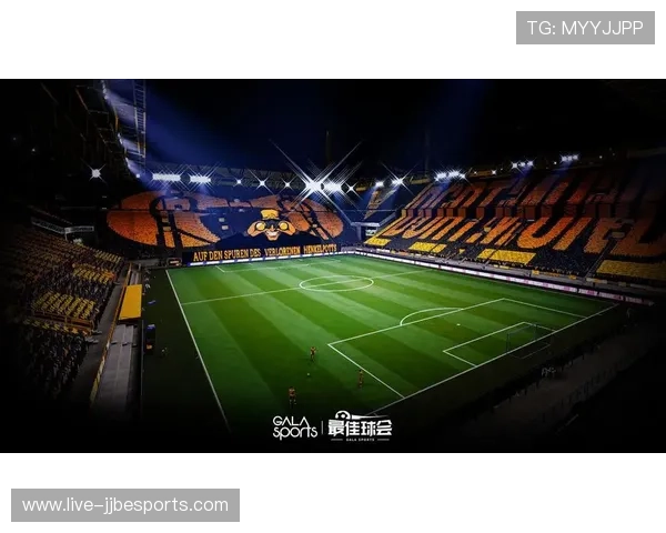 足球巨星闪耀登场尽显风采满屏壁纸尽收豪华球场精彩瞬间