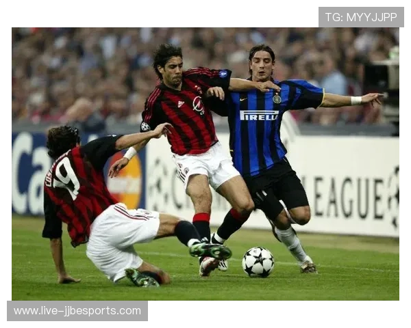 足球球星内斯塔为何被誉为中场大师他的传奇足迹与球场魅力解析