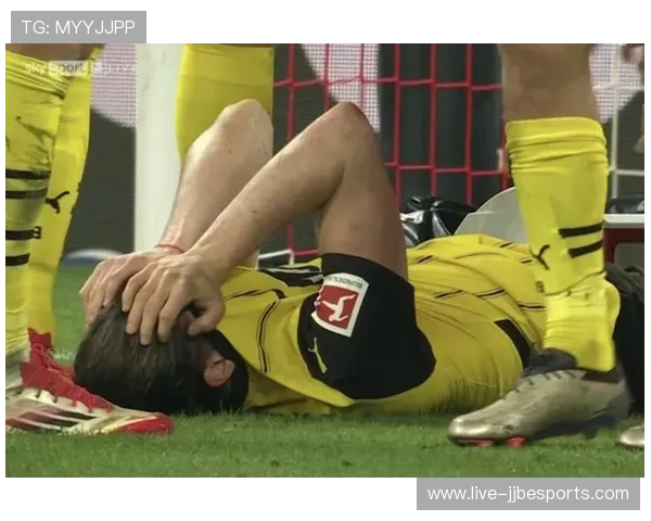 足球赛场泪洒现场的球星背后隐藏的感人故事与坚韧精神 足球赛场泪洒现场的球星背后隐藏的感人故事与坚韧精神